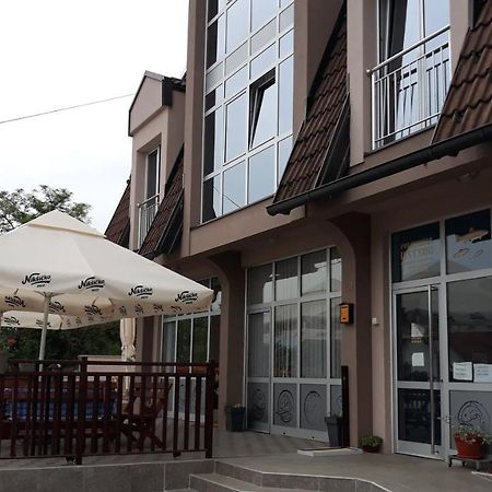 Prenociste I Restoran Ihthis Bajina Basta Exteriör bild