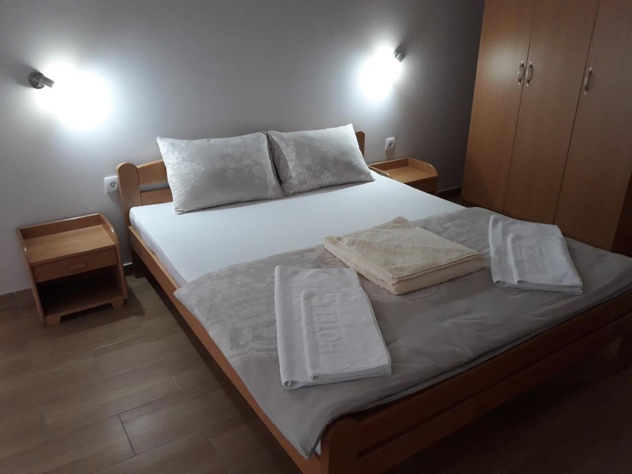 Prenociste I Restoran Ihthis Bajina Basta Exteriör bild